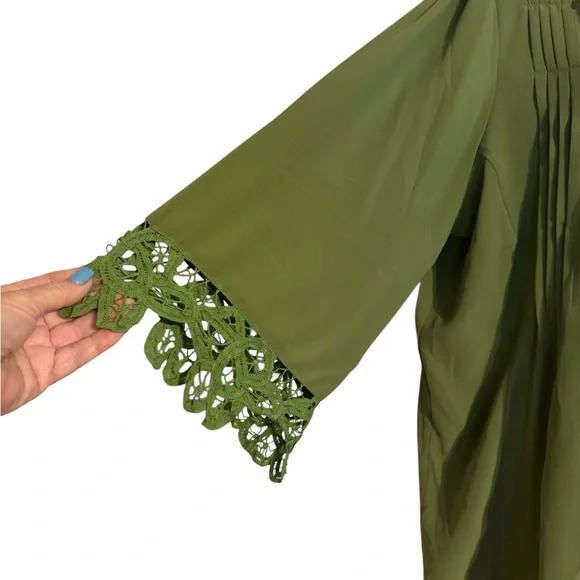 GORGEOUS BLOUSE w/Lace Detail   PLUS: 18     #9 - Picture 3 of 7